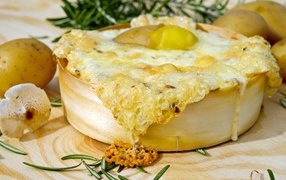 Картофель запеченный с сыром