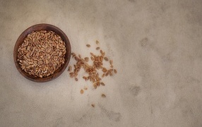 Семя льна на столе