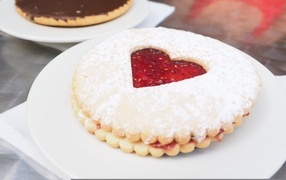 Печенье с джемом в сахарной пудре