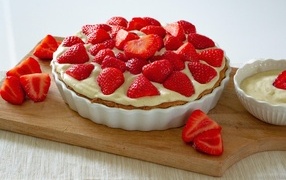 Danish strawberry and cream pie