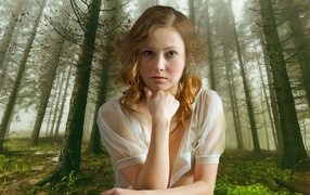 Красивая девушка на фоне нарисованного леса