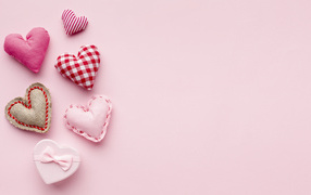 Маленькие тканевые сердечки