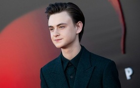 Молодой стильный актер Джейден Мартелл