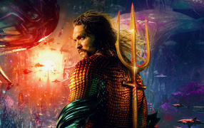 Персонаж фильма Аквамен с трезубцем