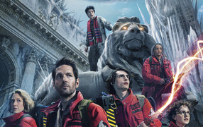 Главные герои фильма Охотники за привидениями: Леденящий ужас, крупным планом