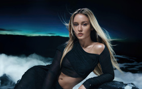 Молодая шведская певица Зара Ларссон