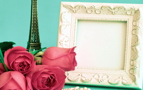 Рамка для фото с букетом роз и Эйфелевой башней