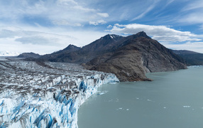 Вид на ледник в горах, Аргентина