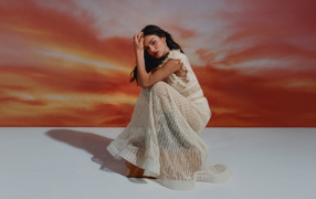 Красивая молодая девушка актриса Рэйчел Зеглер