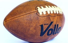 Кожаный мяч для игры в американский футбол крупным планом