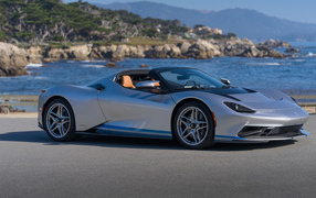 Спортивный автомобиль Pininfarina Battista Targamerica 2024 года