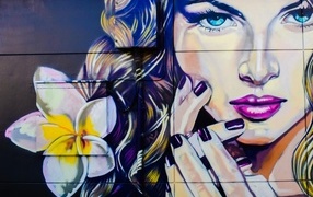 Нарисованное лицо девушки с цветком