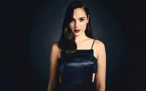 Эффектная брюнетка израильская актриса Галь Гадот