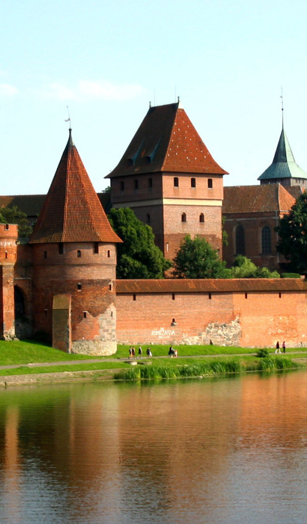 Красивый замок