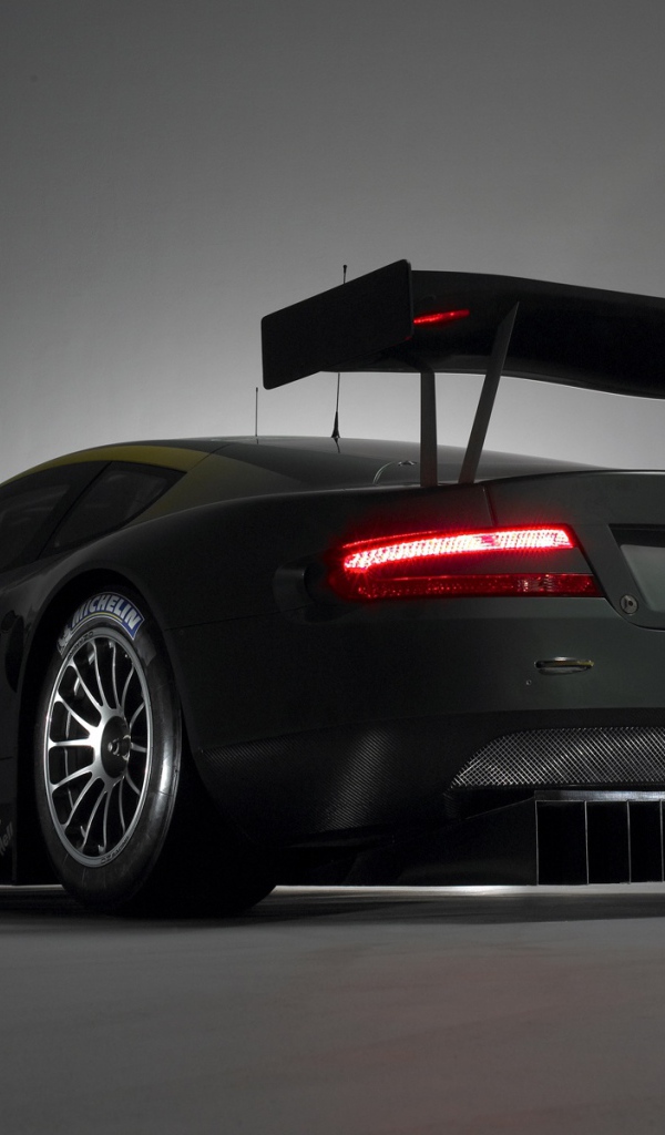 Спортивный Астон Мартин