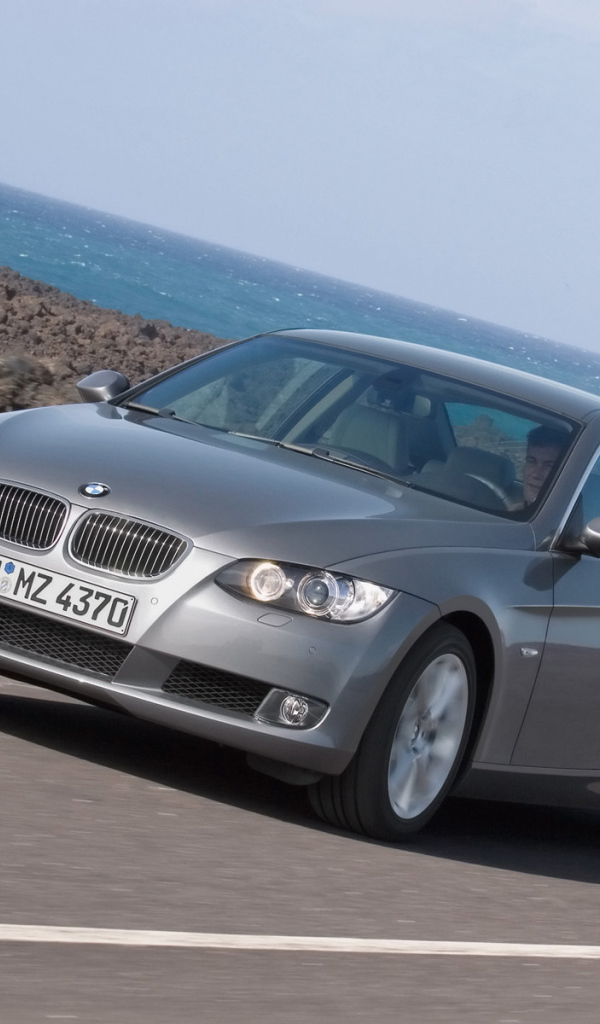 BMW 335i Купе вид спереди