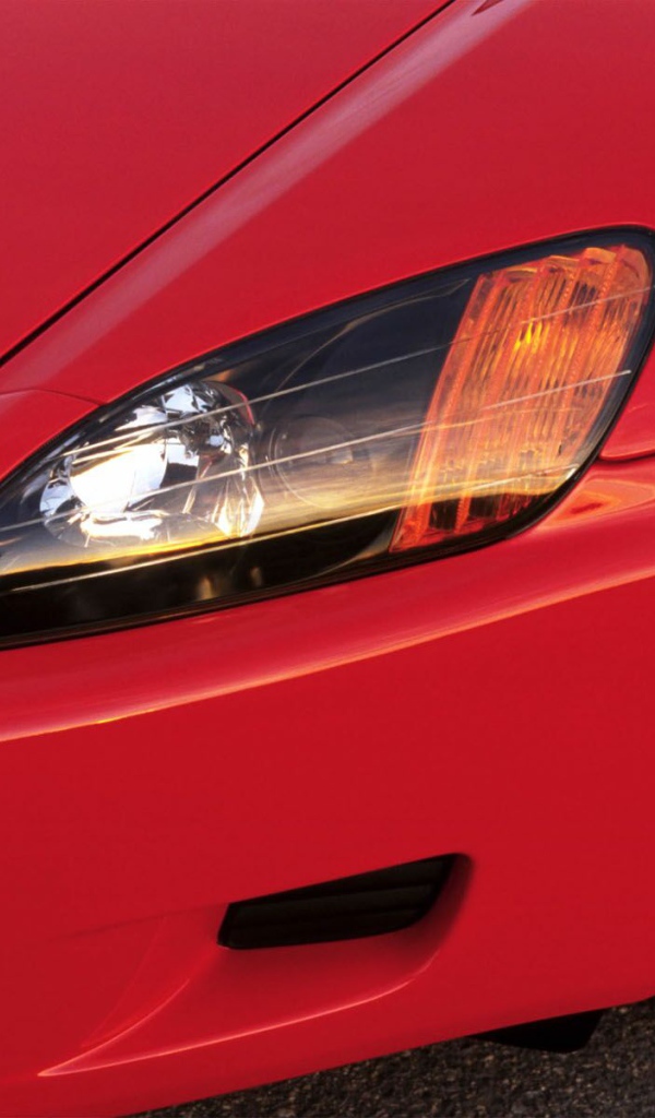 Перед красной Honda S2000