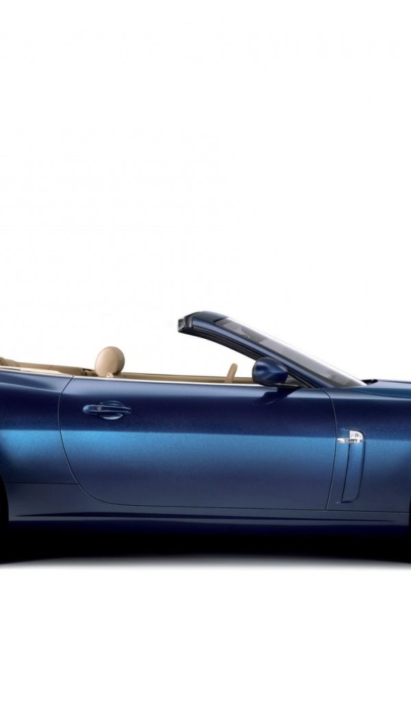 Jaguar XK вид сбоку