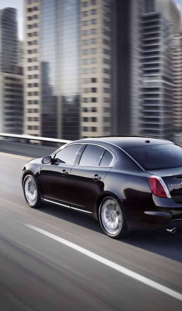 Lincoln на скоростном шоссе