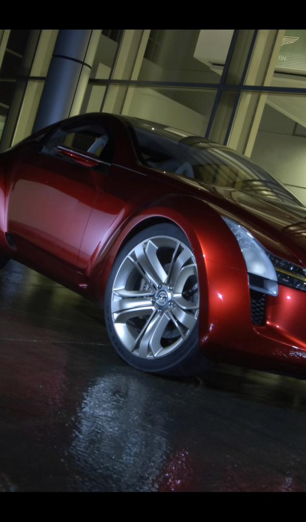 Красная Mazda Kabura