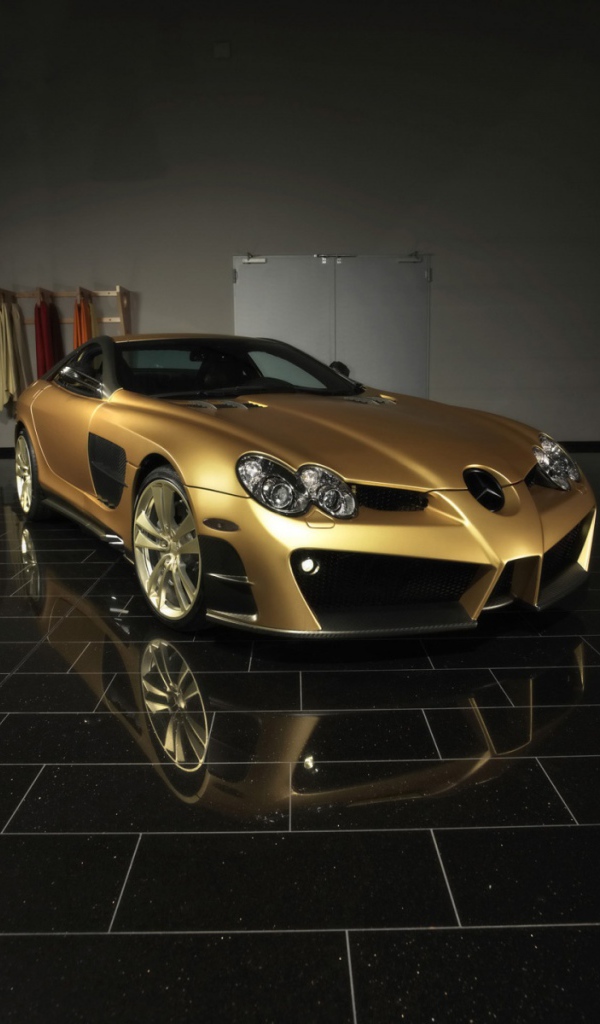 Золотистый Mercedes SLR