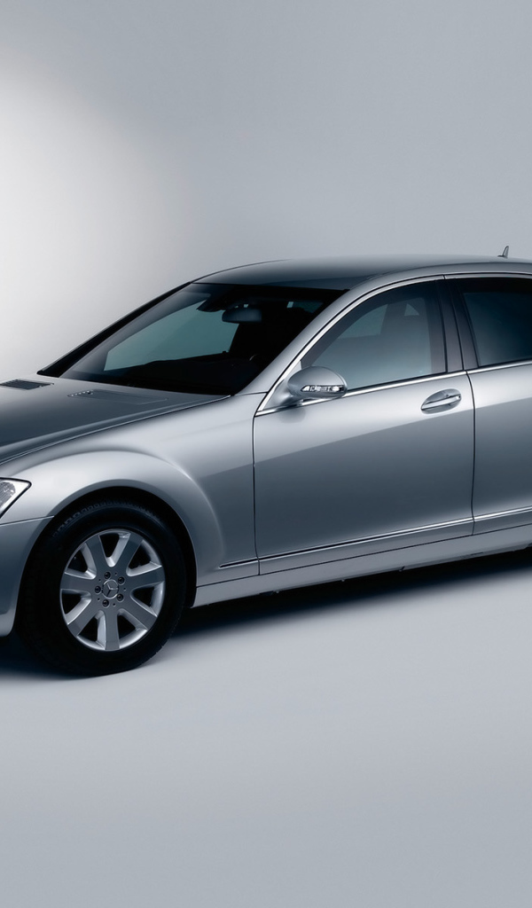 Бронированный Mercedes S600 - пули летят мимо