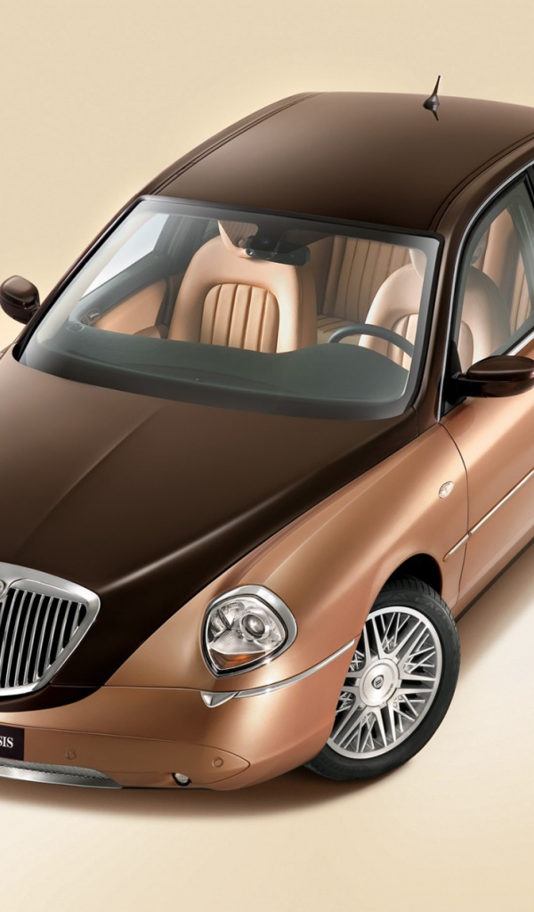 Коричневая Lancia