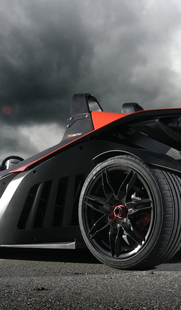 Мощный красивый автомобиль Thunder