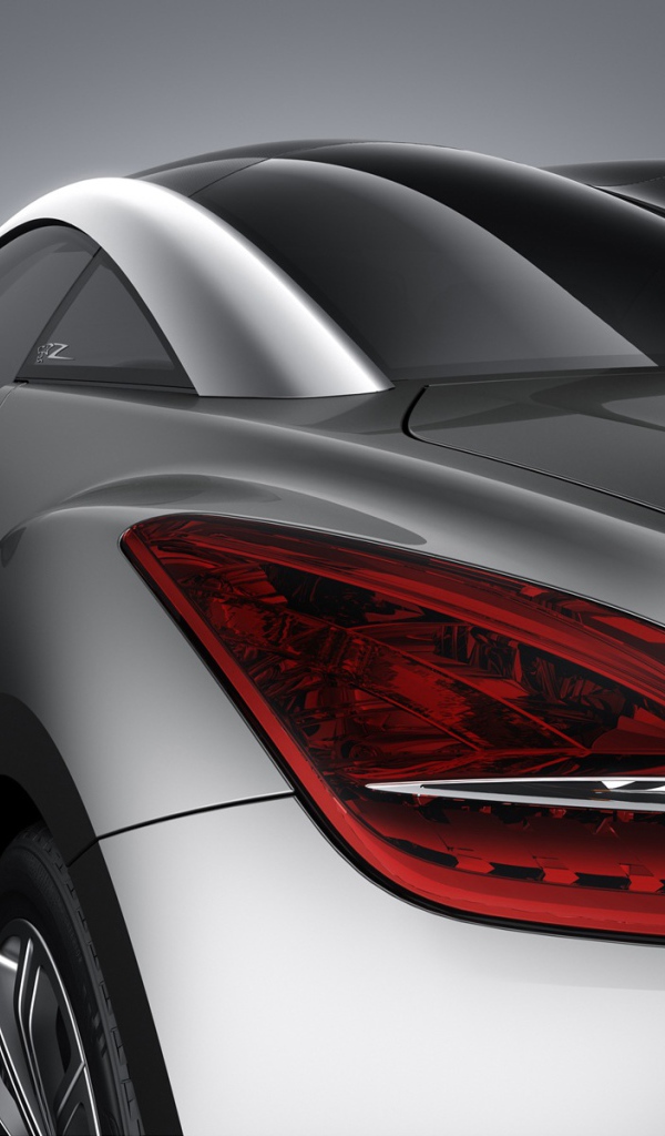 Серебрянный автомобиль