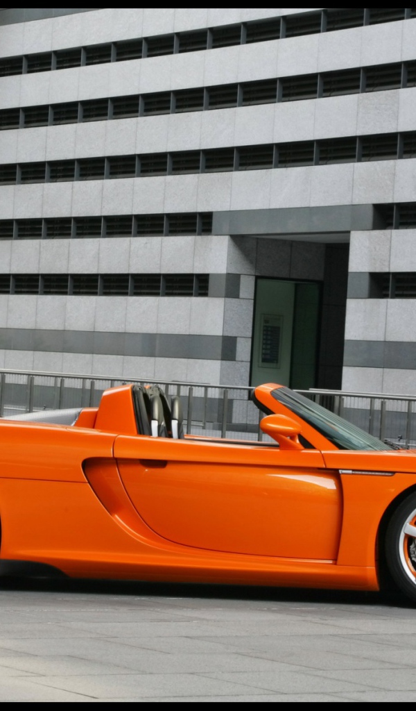 Оранжевый Porsche Carrera
