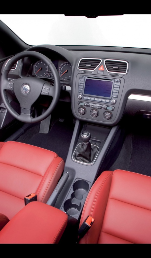 Салон автомобиля Volkswagen Eos