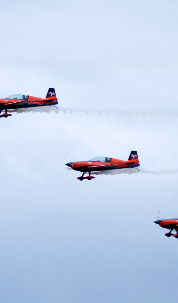 Красные самолеты