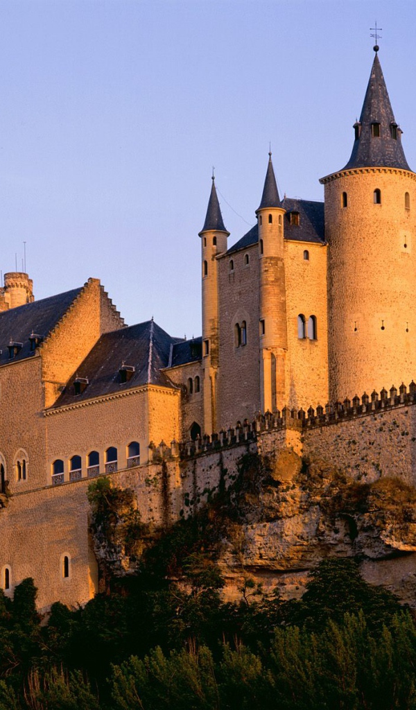 Замок на закате