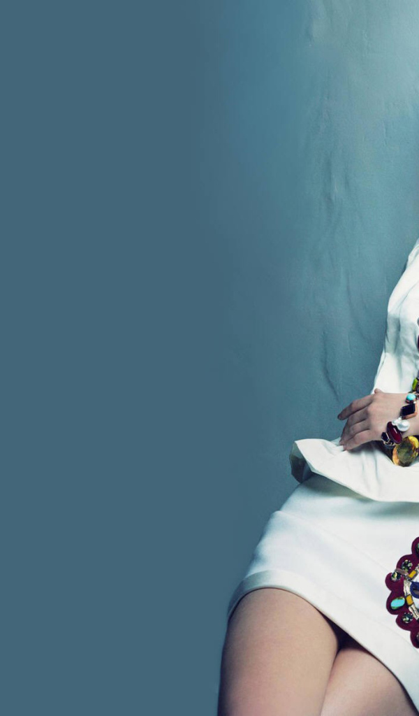 Натали в короткой юбке