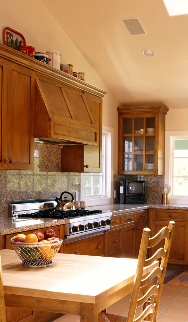 Красивая кухня в Деревянном стиле