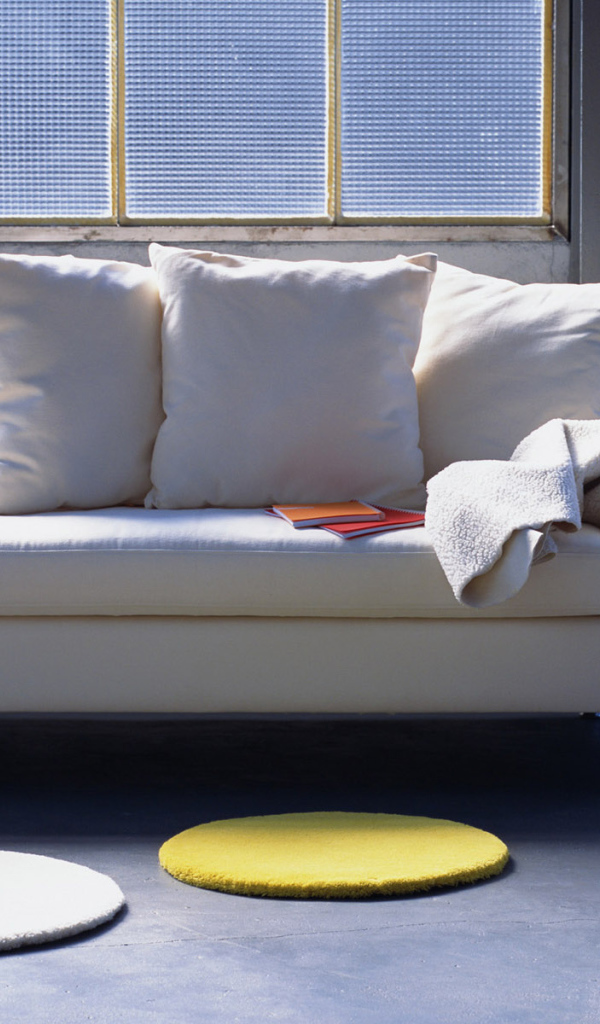 Небольшой диван