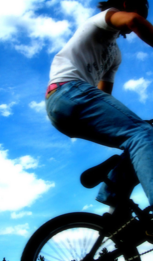 Скачок с велосипедом