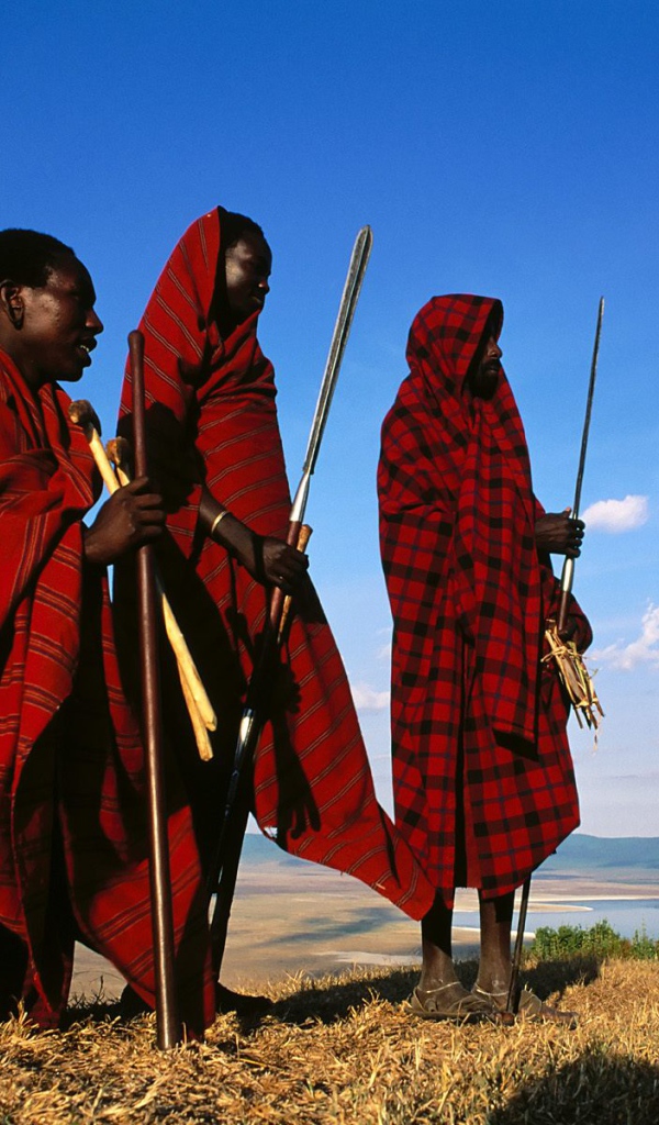 Masai at the Edge of the Ngorongoro / Tanzania / Africa