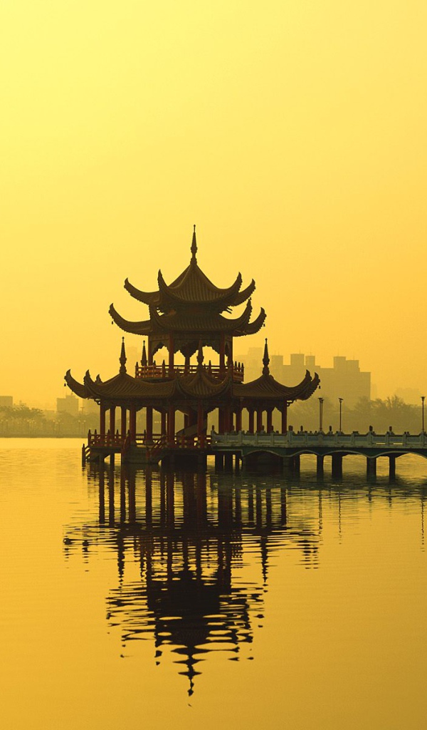 Озеро Лотоса / Каошунг / Тайвань