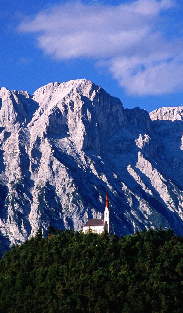 Церковь и гора Griesspitzen, Тироль