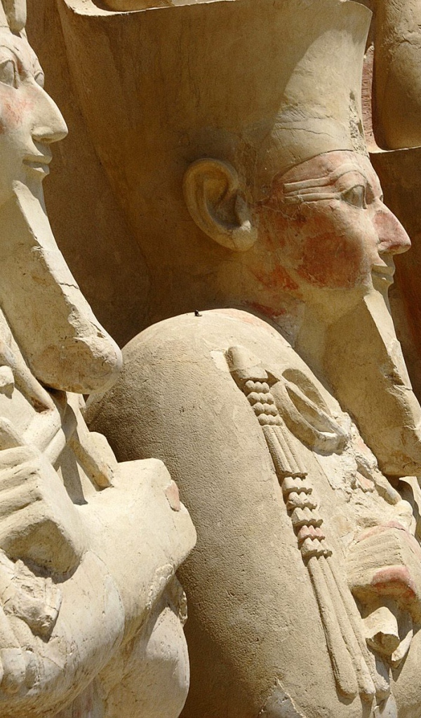 Древние статуи