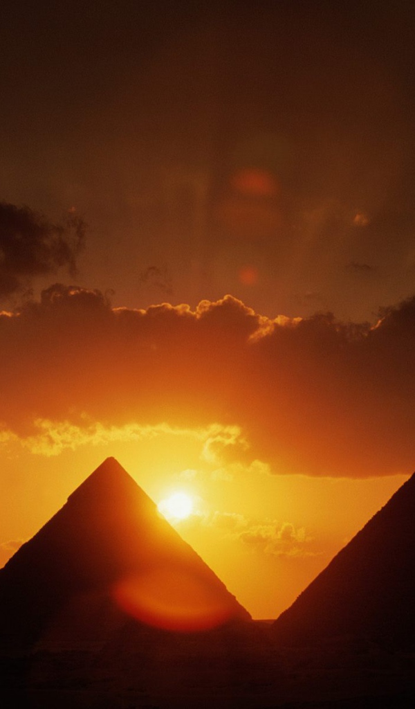 Пирамиды на закате