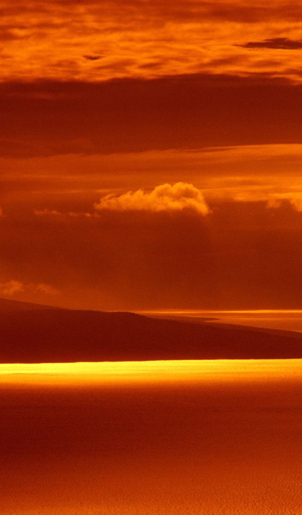 Горячий закат на островах Гавайи