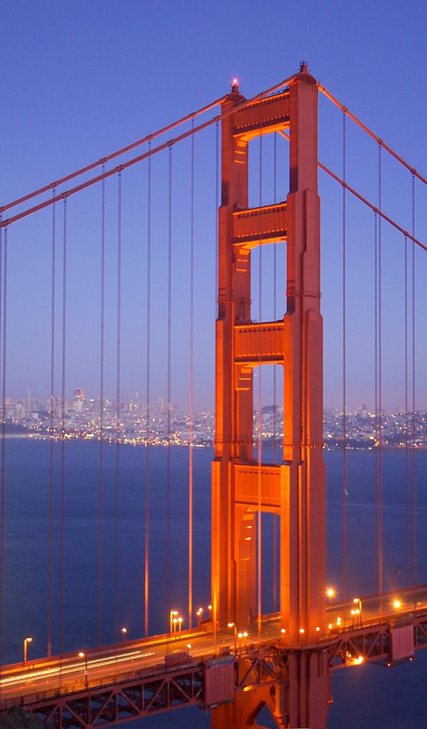 Восход луны в Сан-Франциско / Калифорния / США