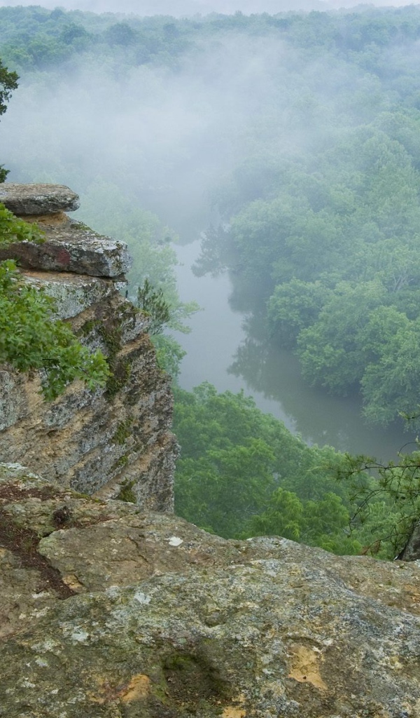 Скалы и река , США