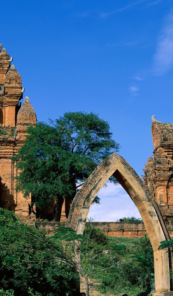 Древний храм Po Klong Garai