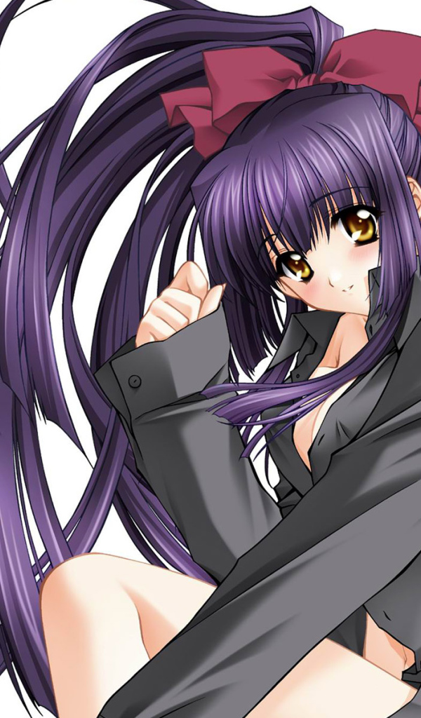 Девушка в костюме