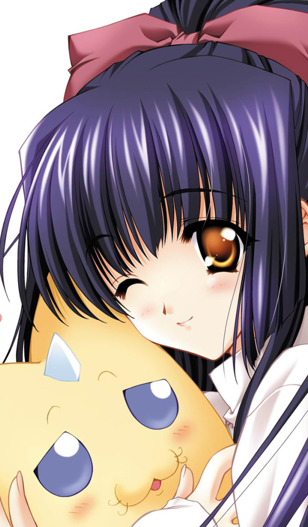 Милая девочка и зверек