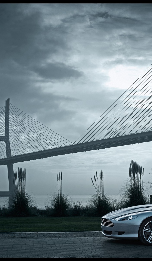 Автомобиль Астон Мартин