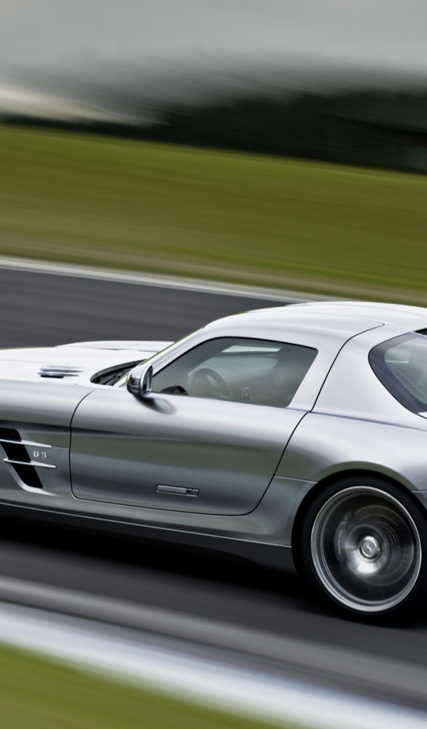 Спортивный Mercedes 6.3